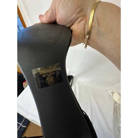 Solanz Hayleigj black heal with an ankle strap. Women’s size 10 - Picture 3 of 4